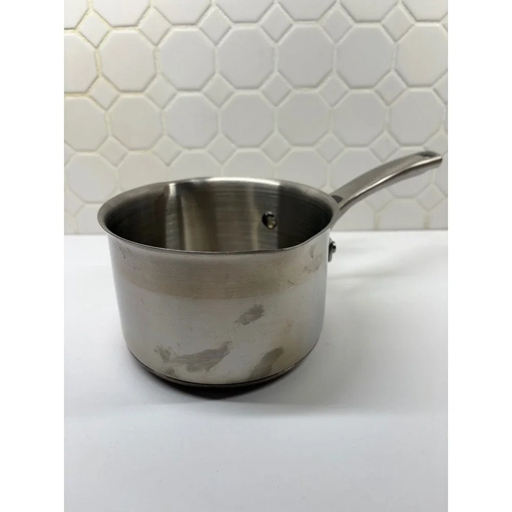 Calphalon Saucepan 1.5 QT Silver Stainless Steel 87015 Induction Base